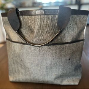 : 💼 Men’s tote bag -  Off 5th Saks & Company. Gray tweed. Used with care.